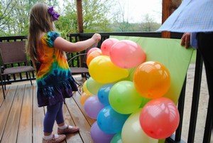 Kids Balloon Pop-up Activities for New Year's Eve