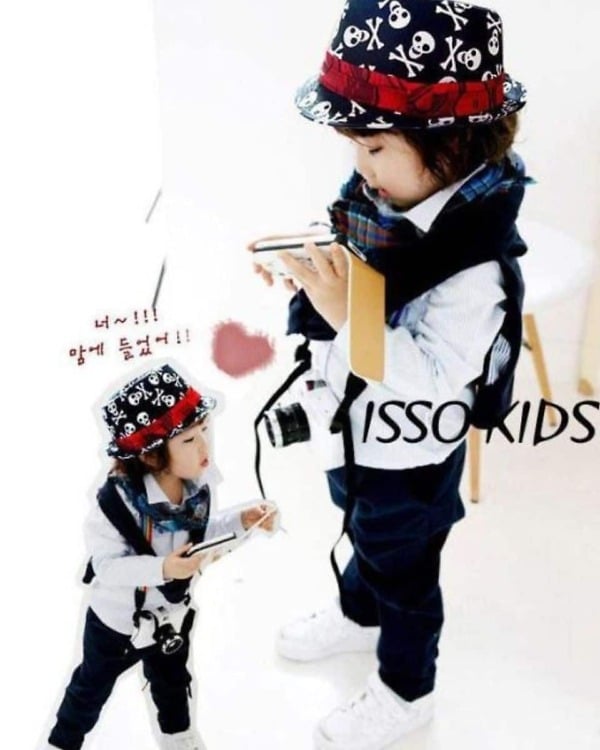 Black jazz hat with skeleton print for kids, stylish party wear accessory