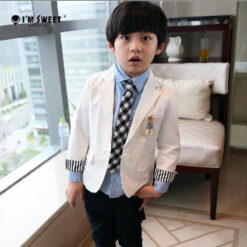 jacketforkidsandboysinwhitewithlininginstrips