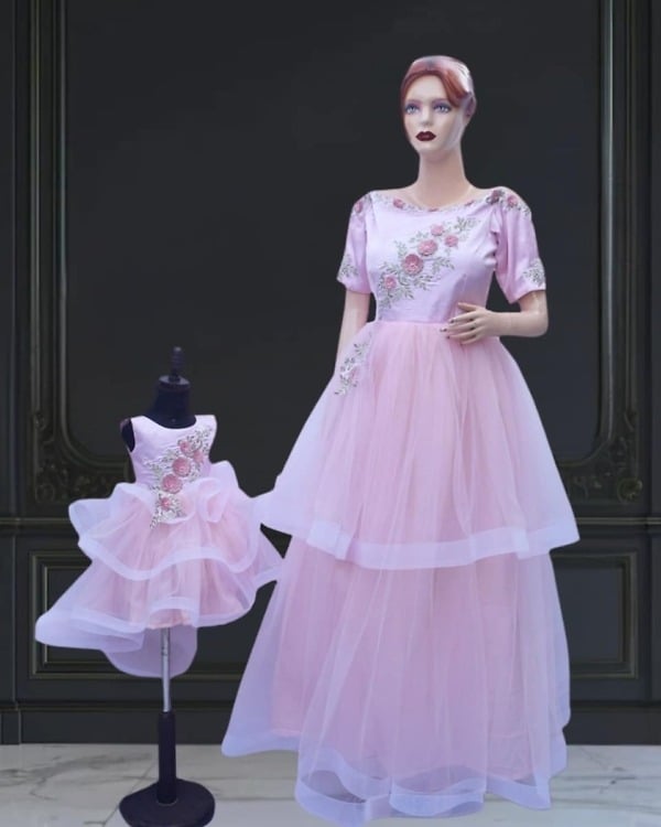 Mommy daughter matching dress for birthday stylish family celebration wear