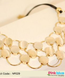 Beach Partyr Necklace in Golden Rings and Off-White Stone Arrangement