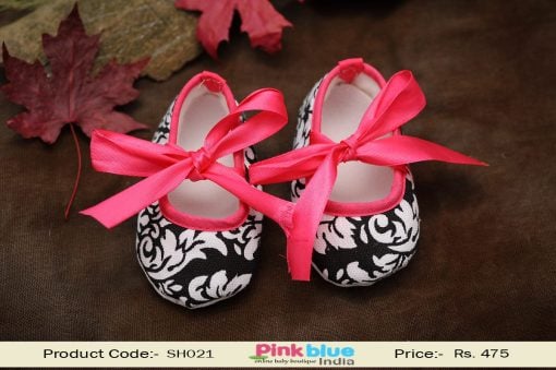 Black and White Leafy Printed Shoes for Baby with Pink Ribbon