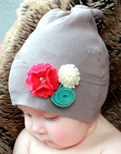 Newborn Infant Baby Cap in light Grey with Three Flowers