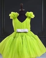 Green knee-length girls dress, elegant party wear for birthdays
